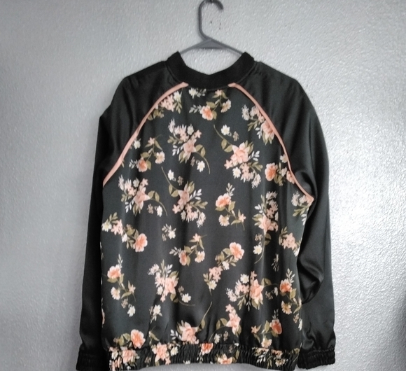 Outer Edge Satin Floral Jacket   Size 3X - Picture 3 of 4